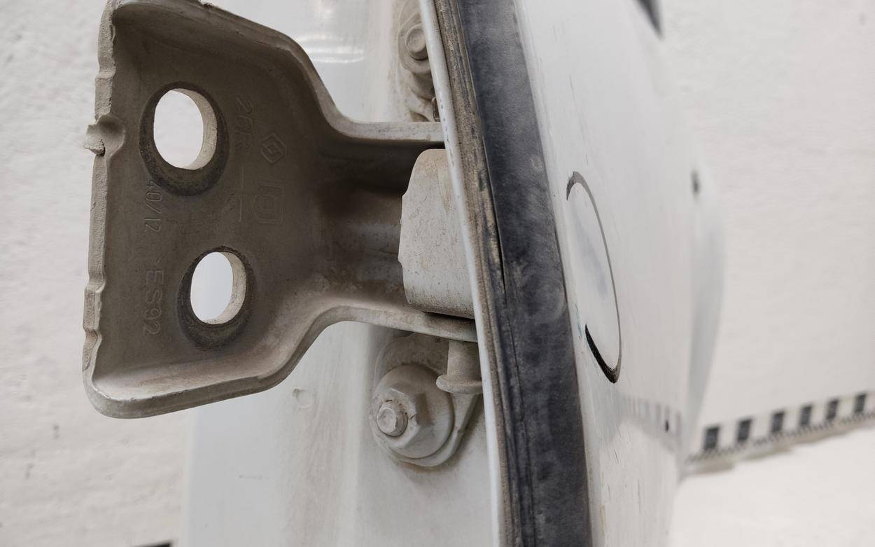 Дверь задняя левая