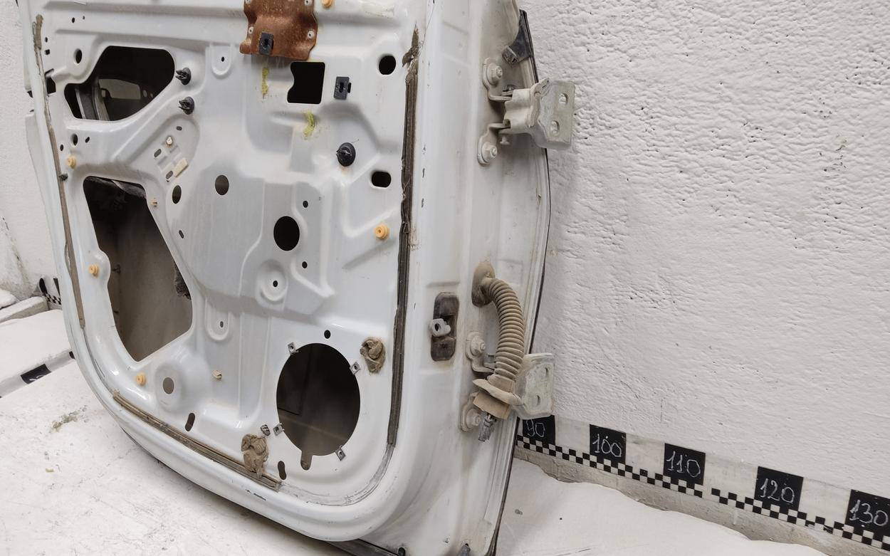 Дверь задняя левая