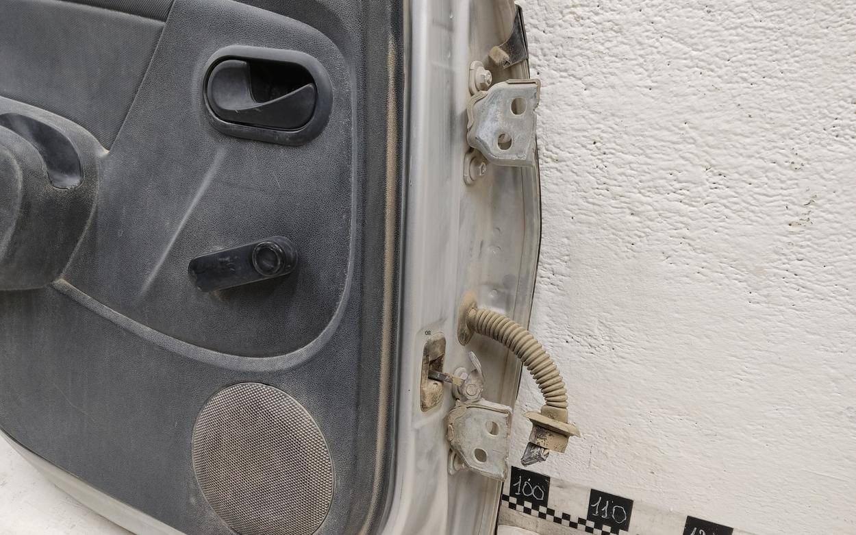 Дверь задняя левая