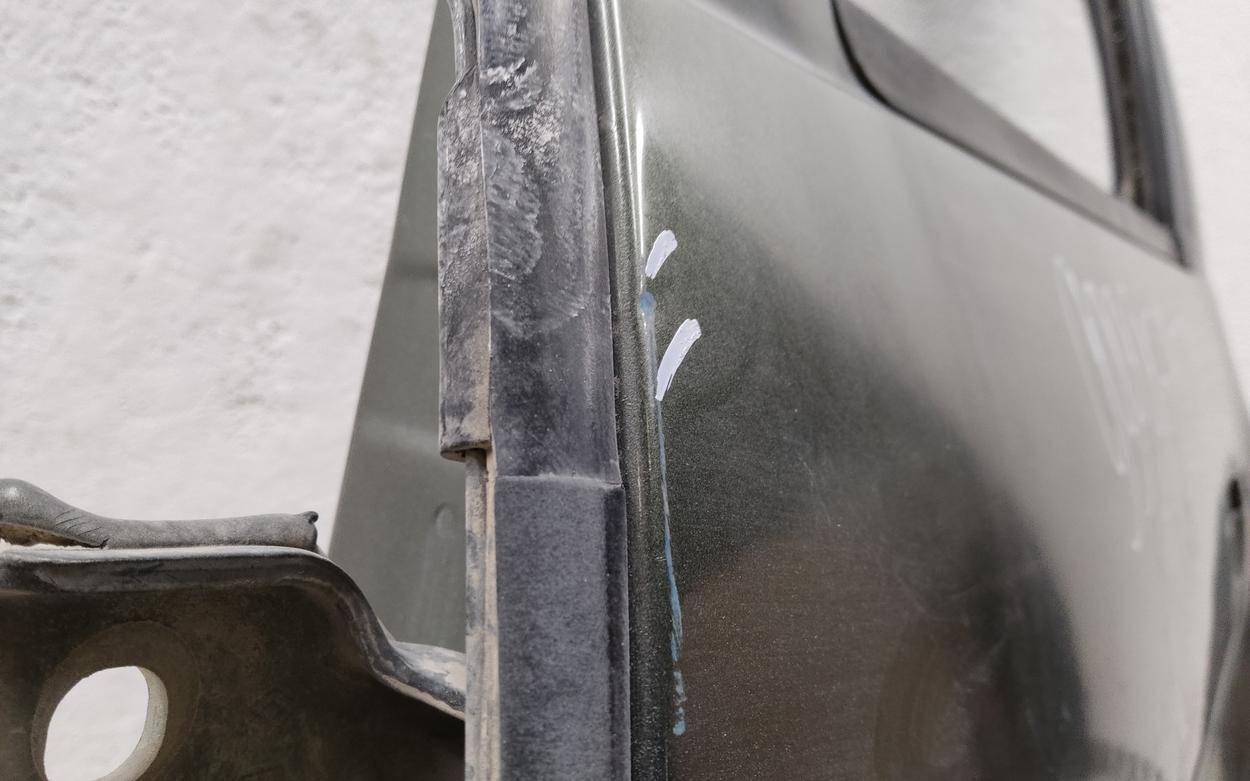 Дверь задняя левая