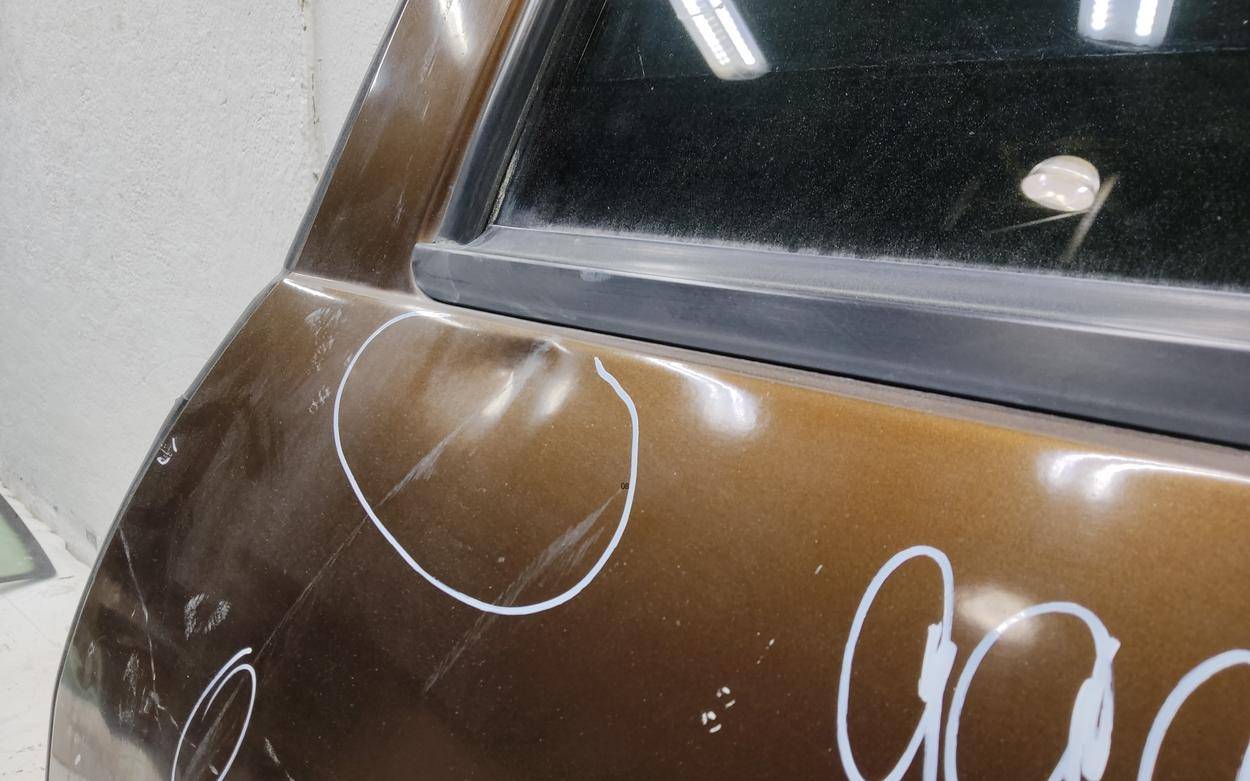 Дверь задняя левая