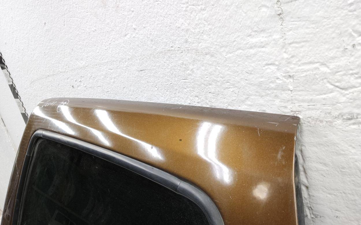 Дверь задняя левая