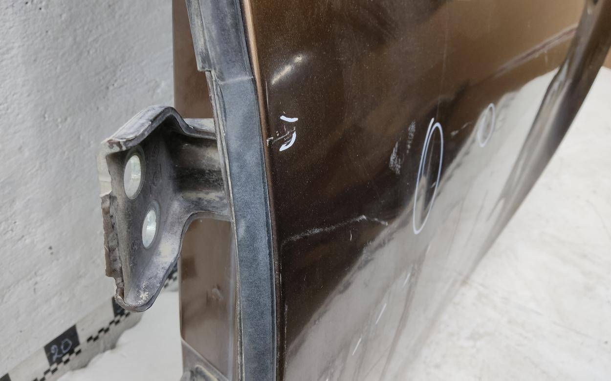 Дверь задняя левая