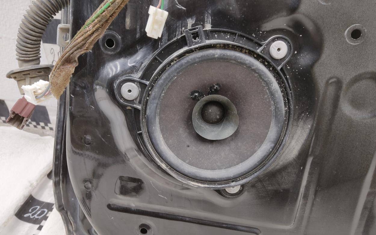 Дверь задняя правая