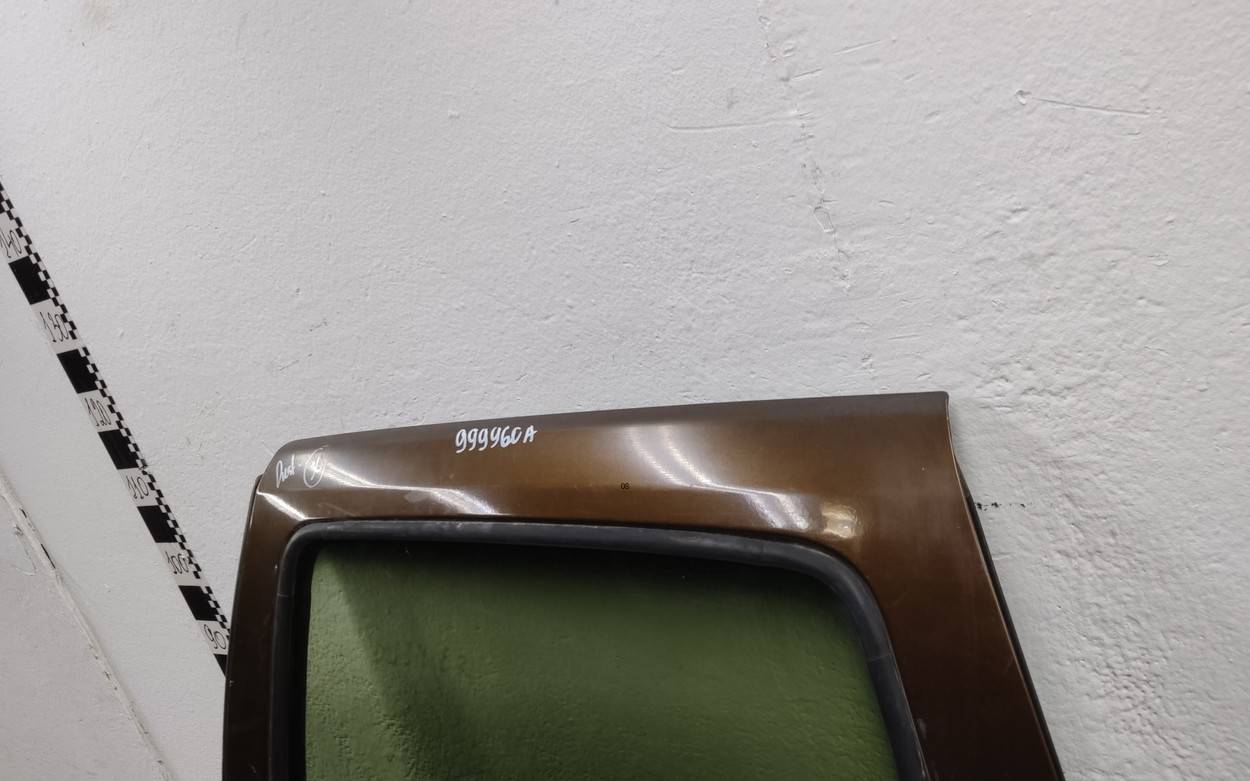 Дверь задняя левая