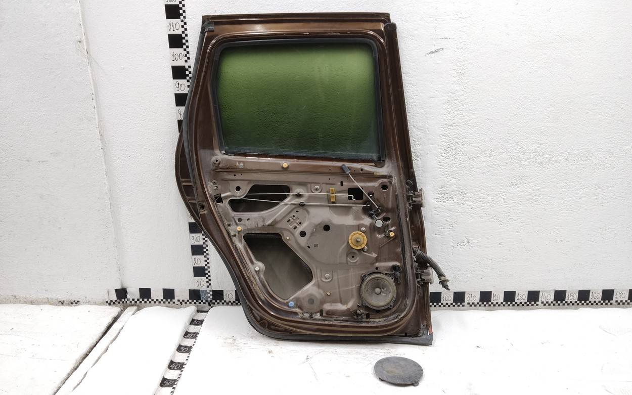 Дверь задняя левая