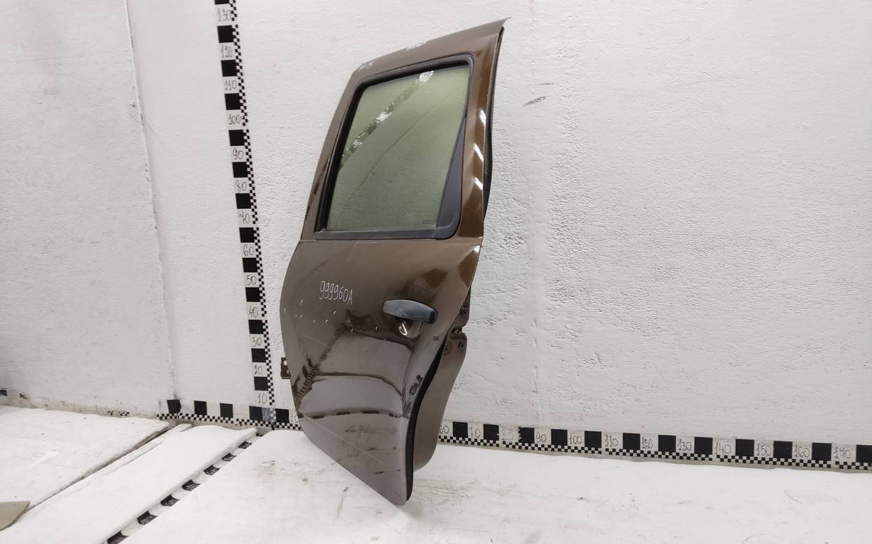 Дверь задняя левая