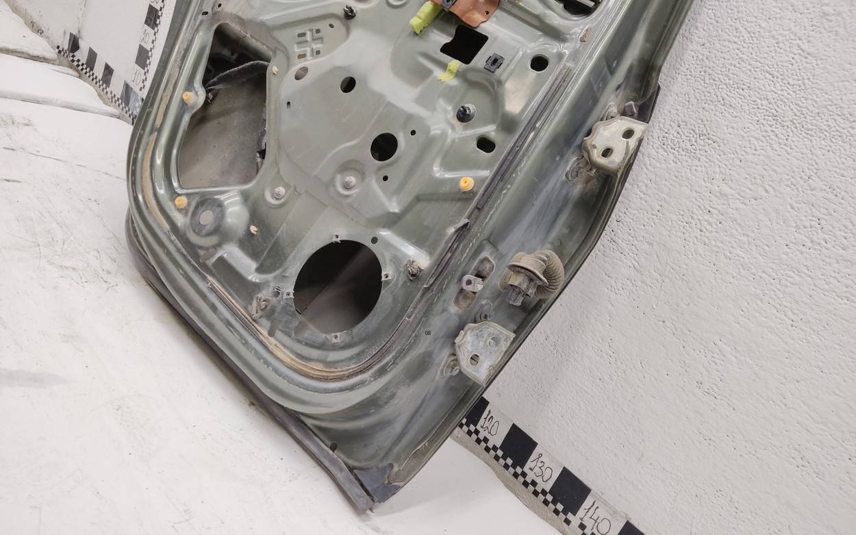 Дверь задняя левая