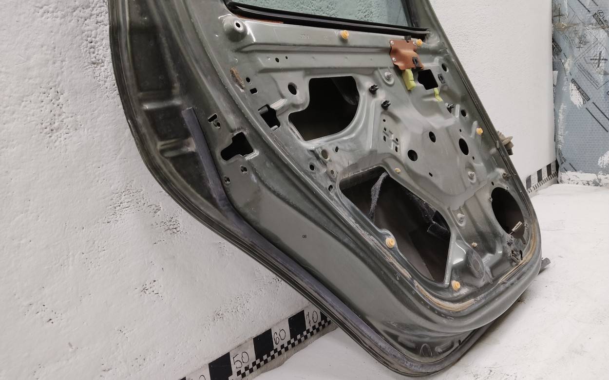 Дверь задняя левая