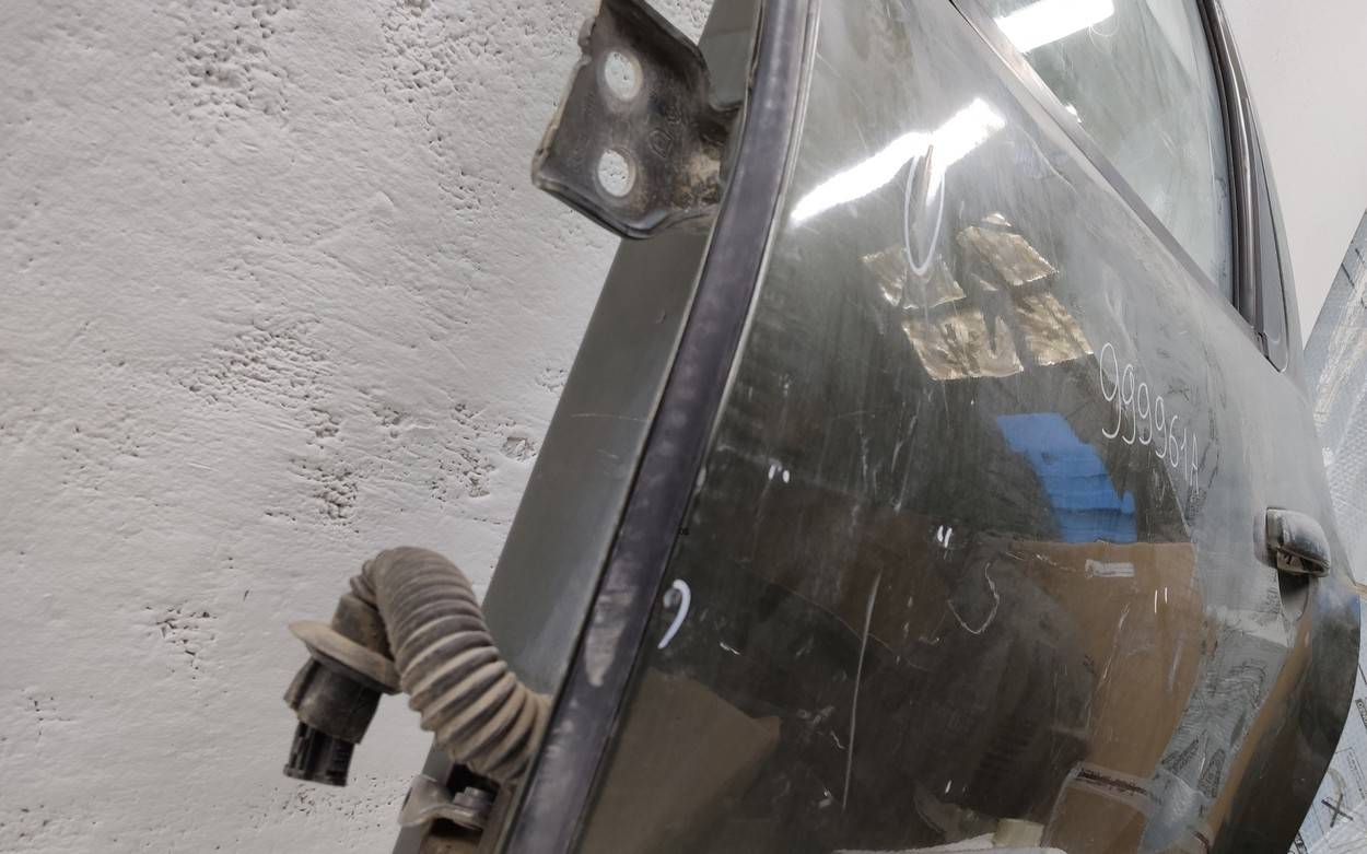 Дверь задняя левая