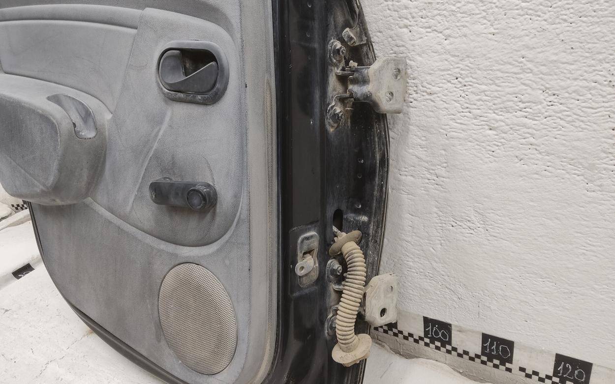 Дверь задняя левая