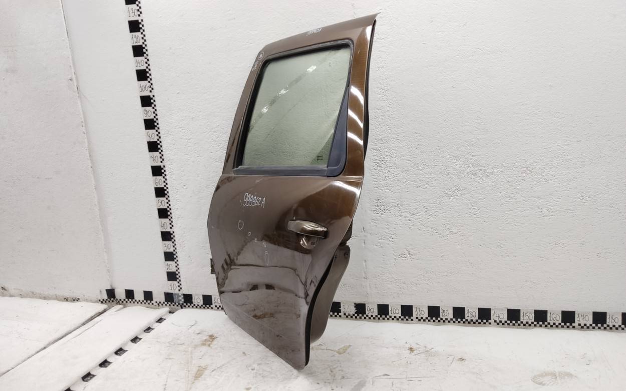 Дверь задняя левая