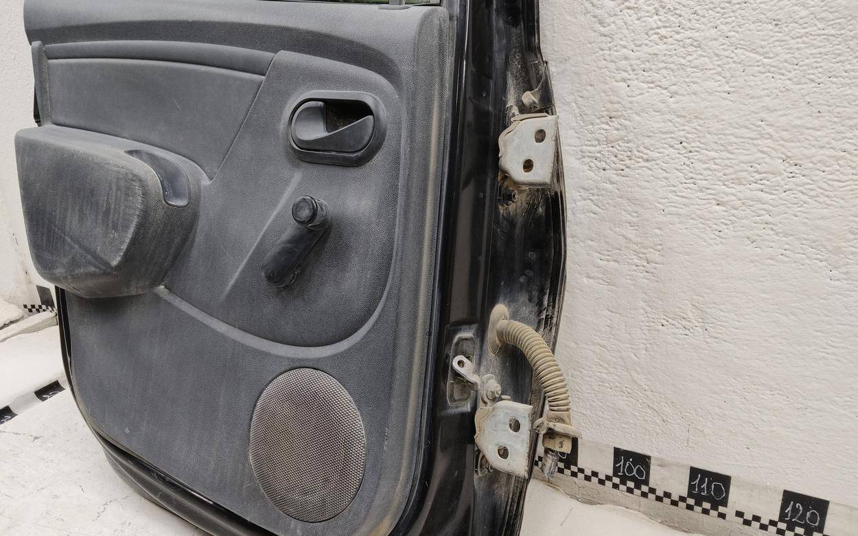 Дверь задняя левая