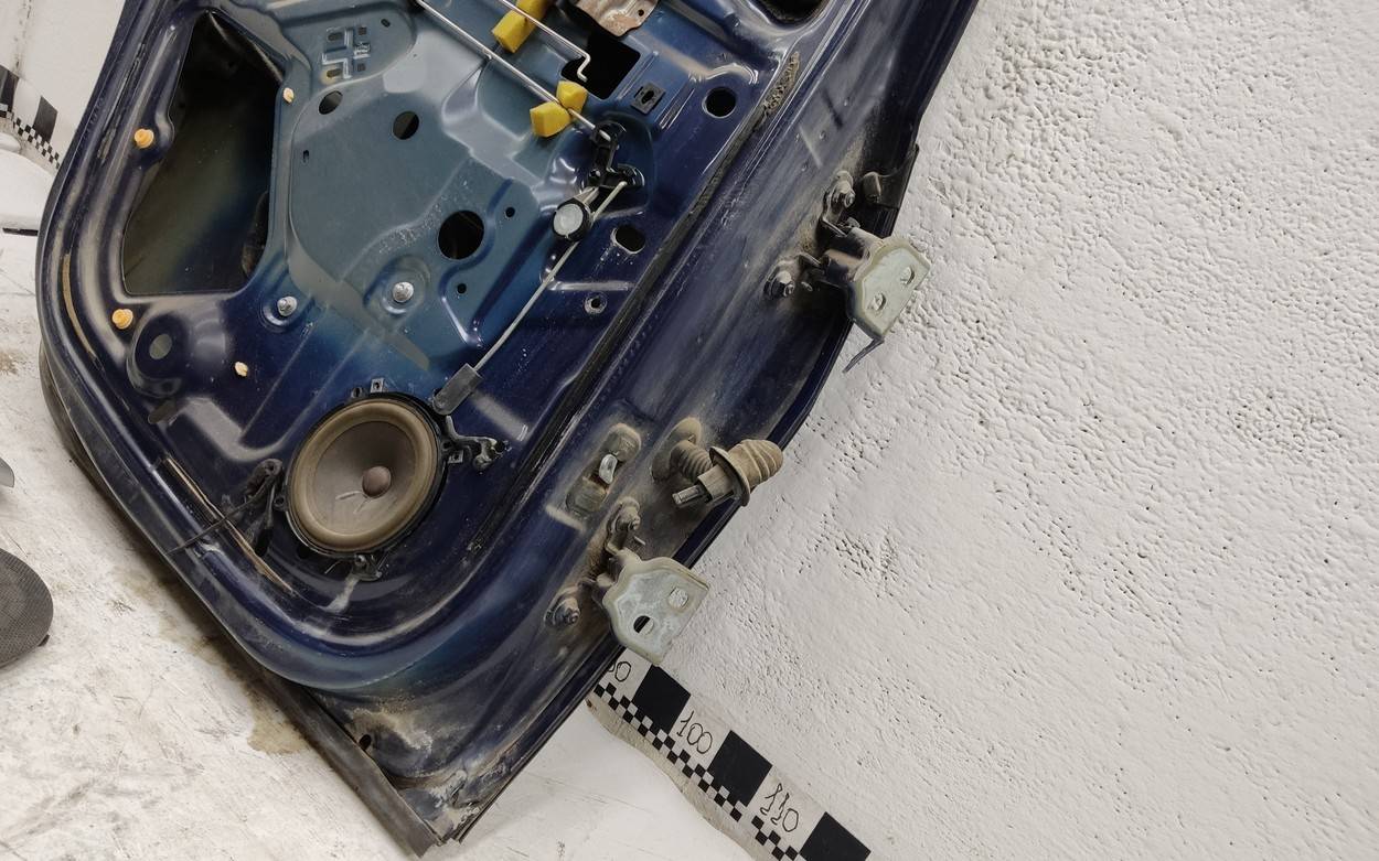 Дверь задняя левая