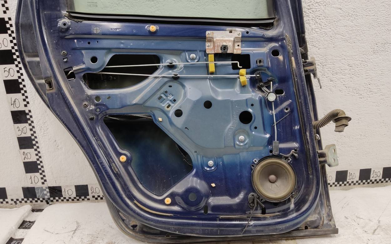 Дверь задняя левая