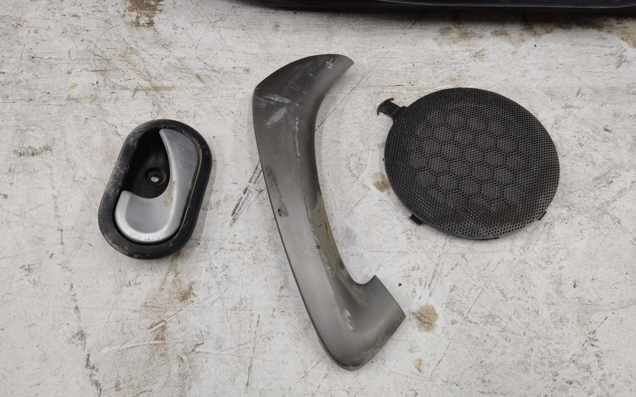 Дверь задняя левая