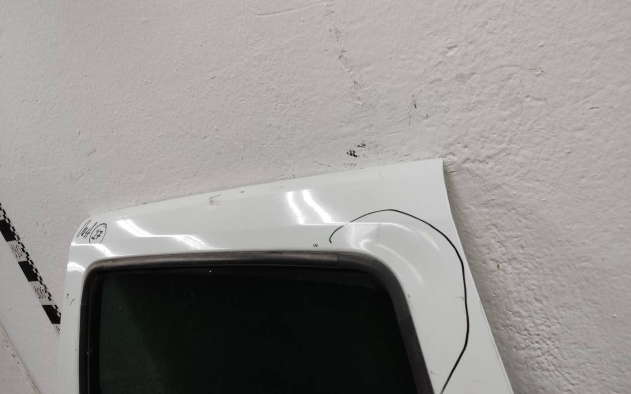 Дверь задняя левая