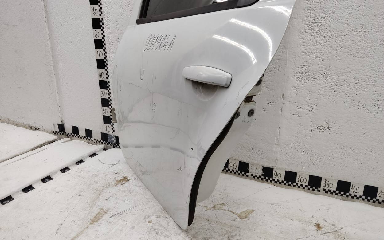 Дверь задняя левая