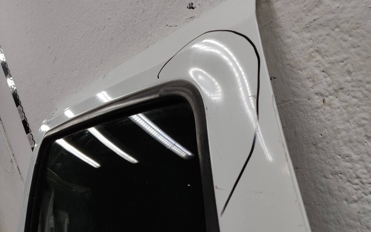 Дверь задняя левая