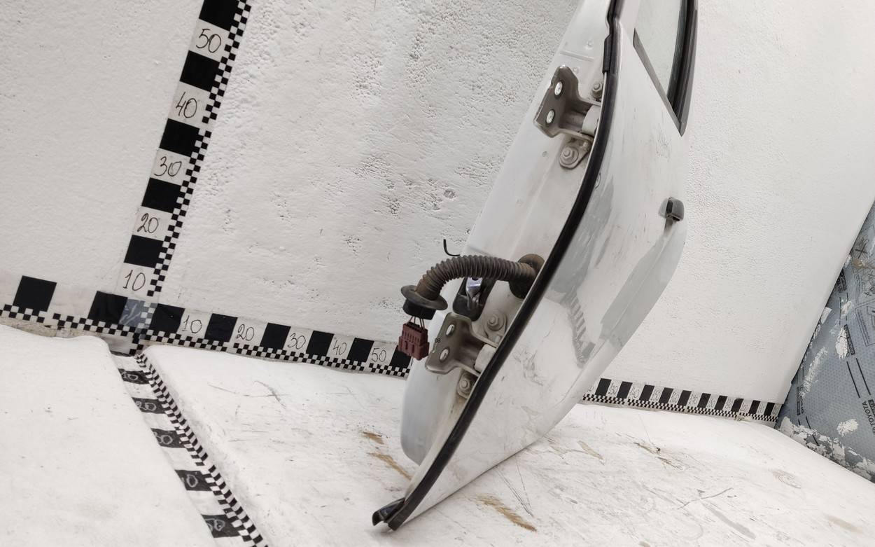 Дверь задняя левая