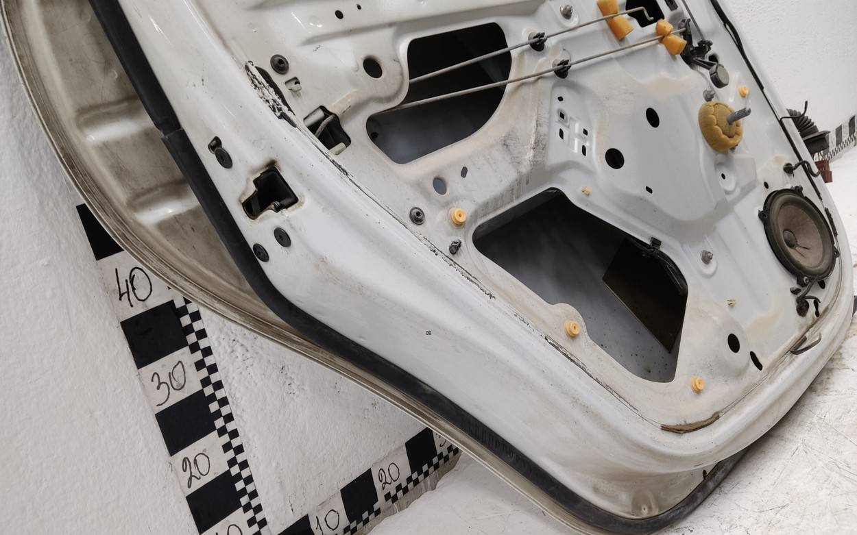 Дверь задняя левая