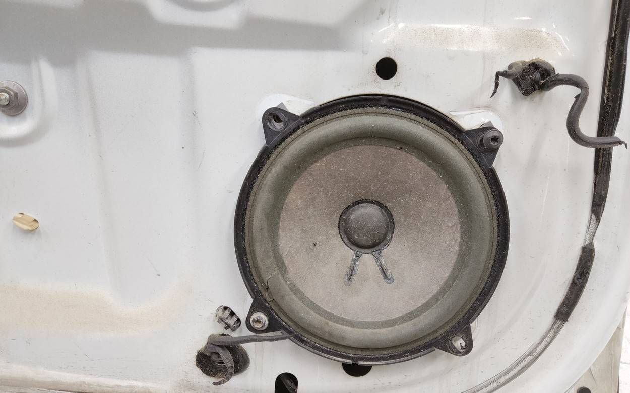 Дверь задняя левая