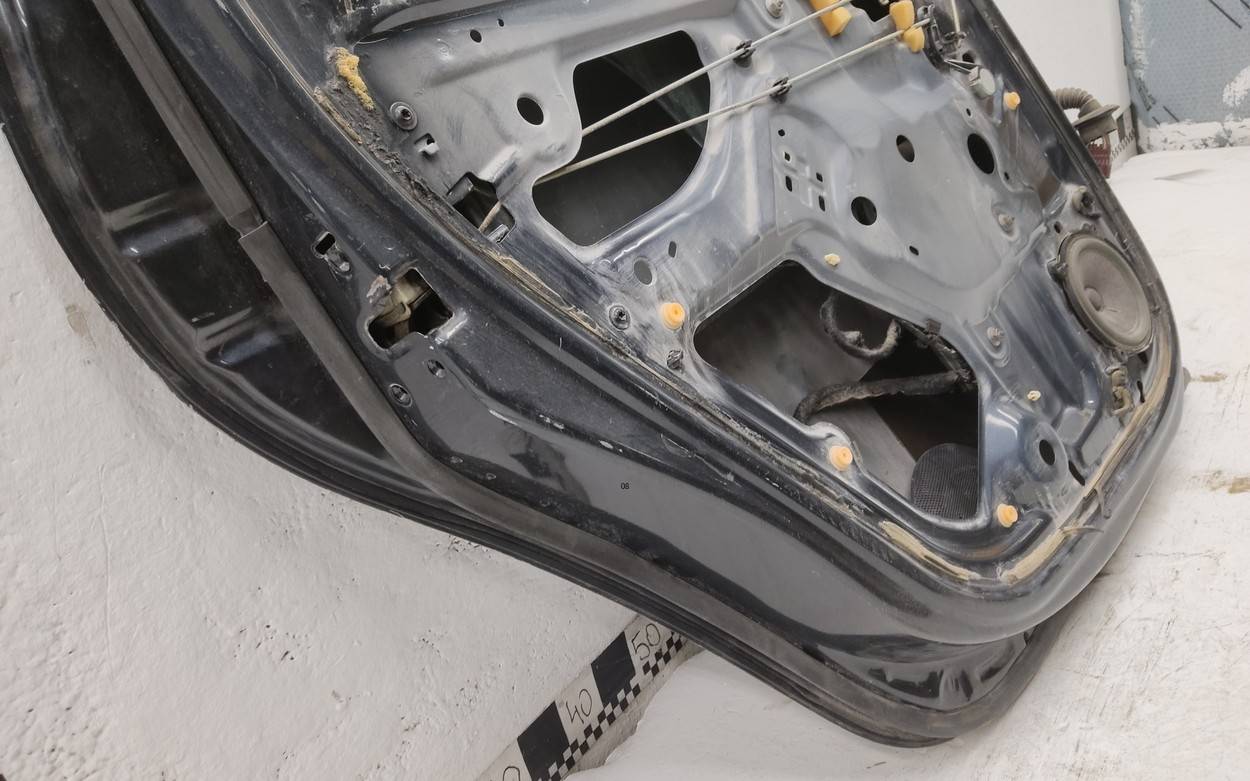 Дверь задняя левая