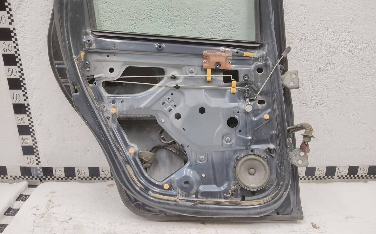 Дверь задняя левая