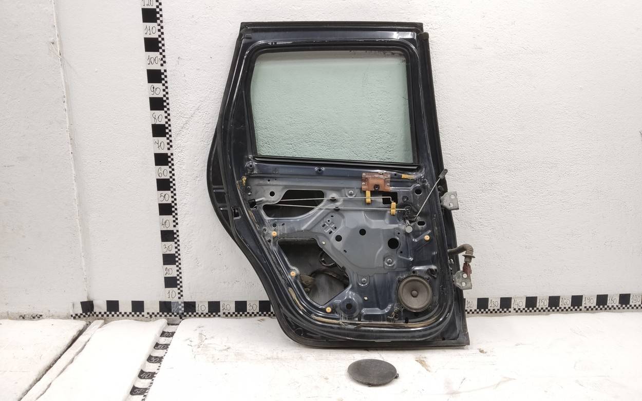 Дверь задняя левая