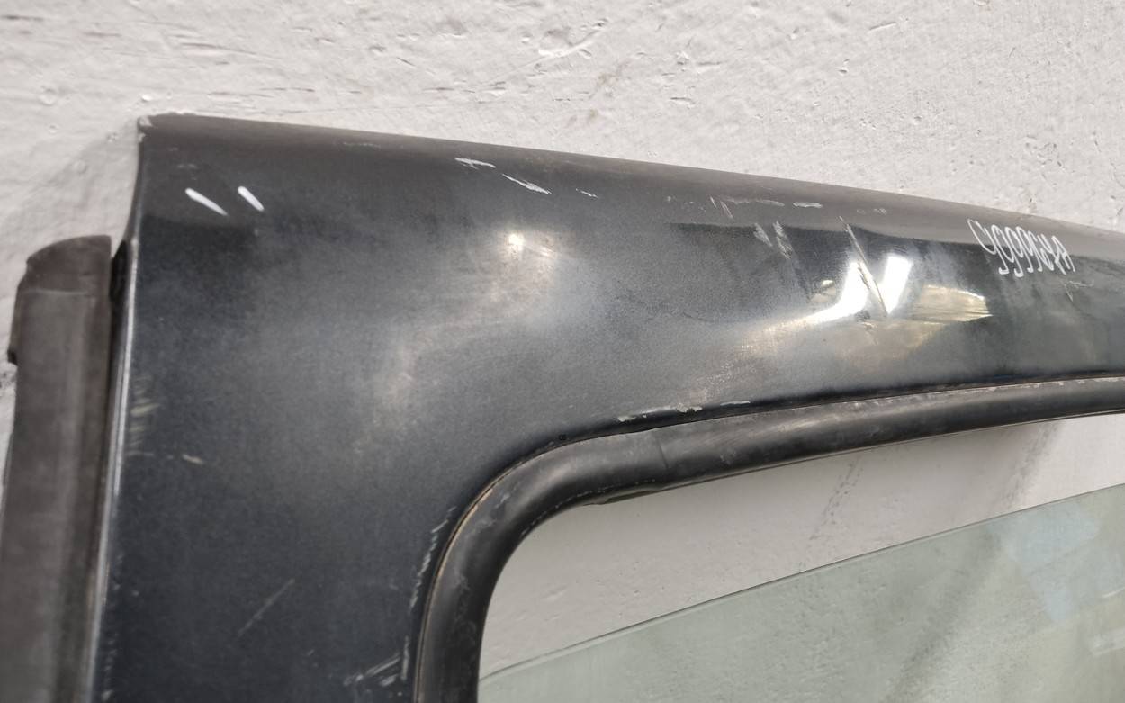 Дверь задняя левая