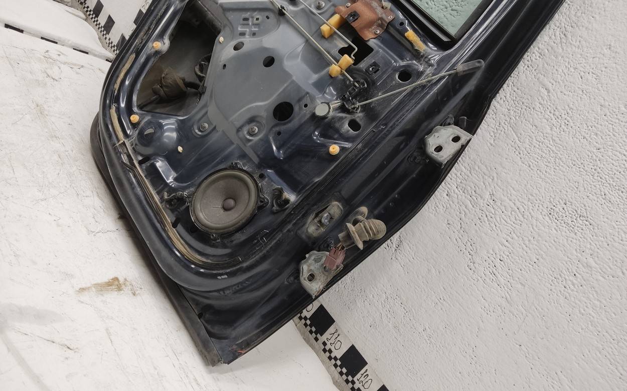 Дверь задняя левая