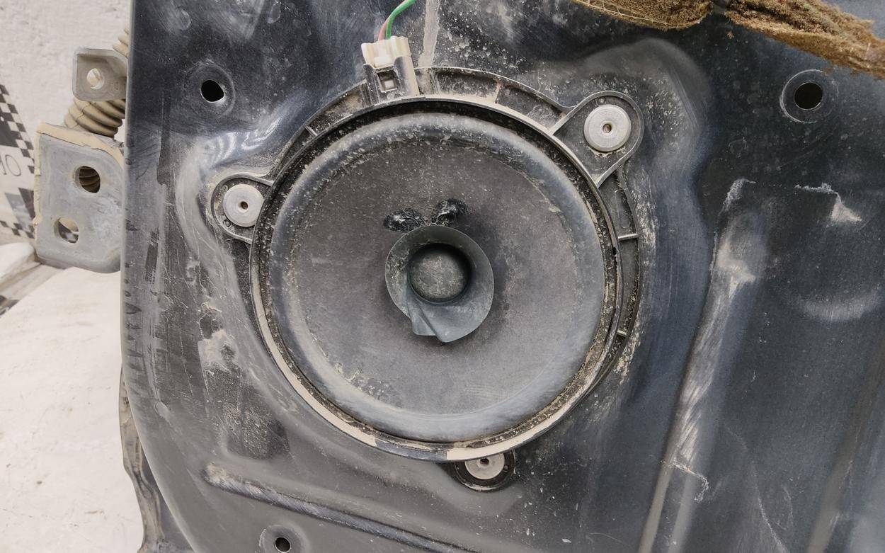 Дверь задняя правая