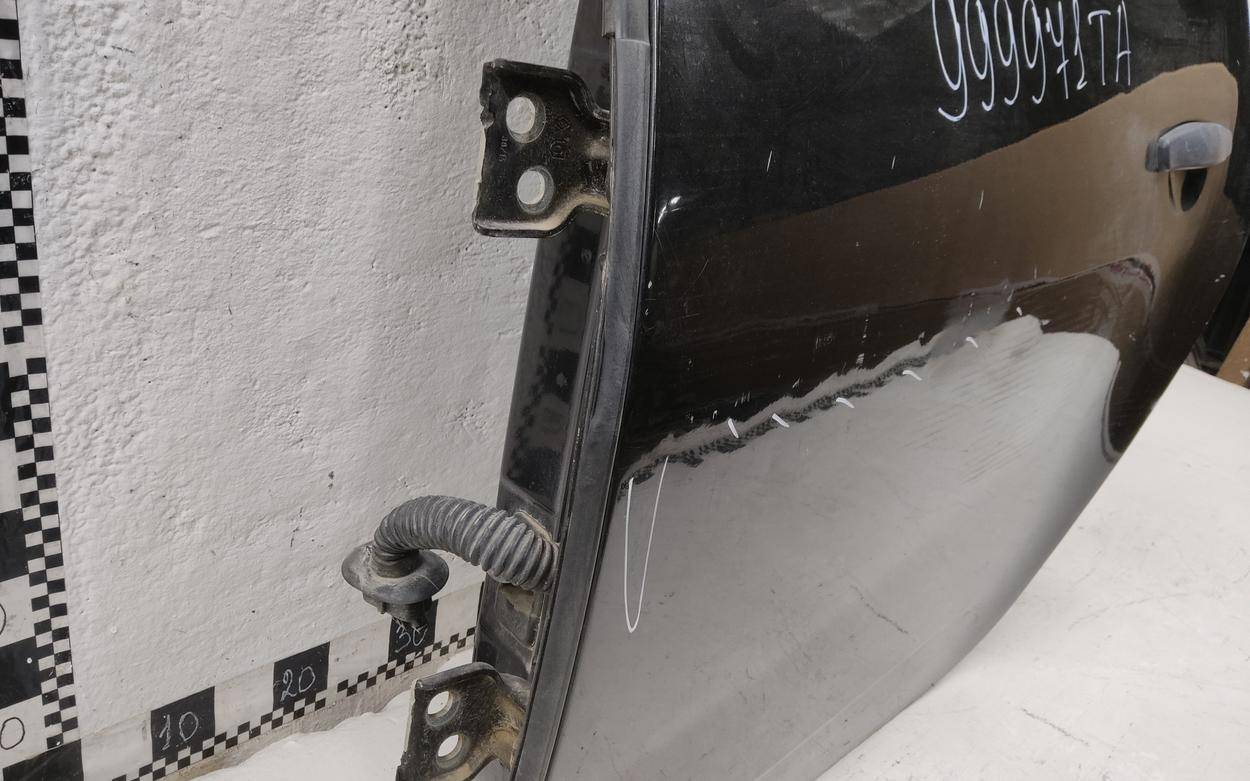 Дверь задняя левая