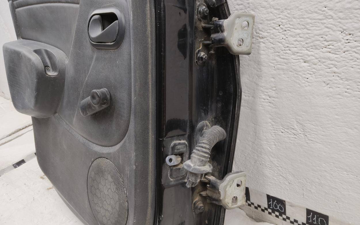 Дверь задняя левая