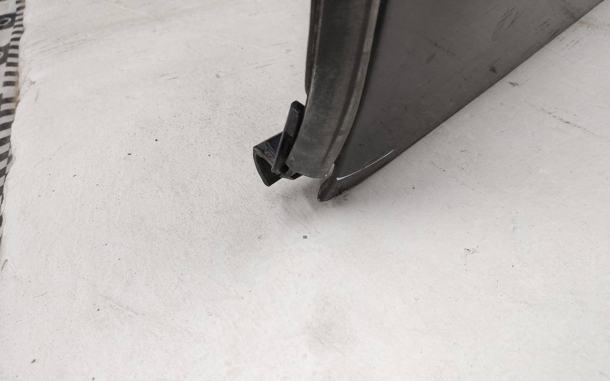 Дверь задняя левая