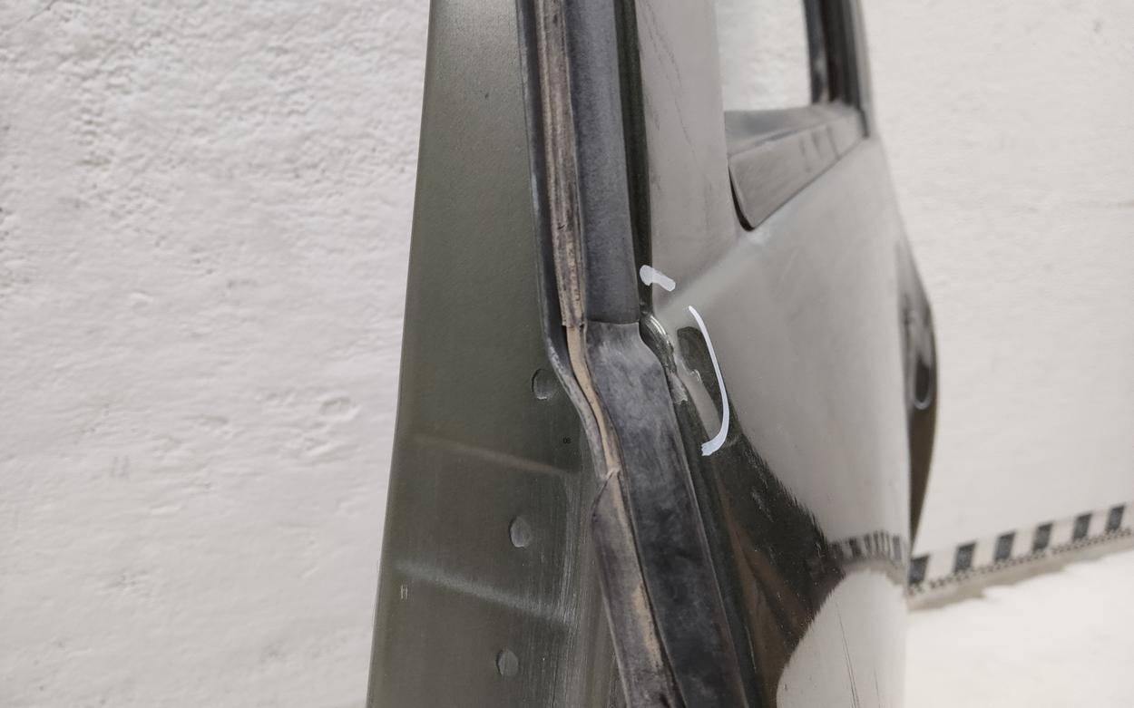 Дверь задняя левая