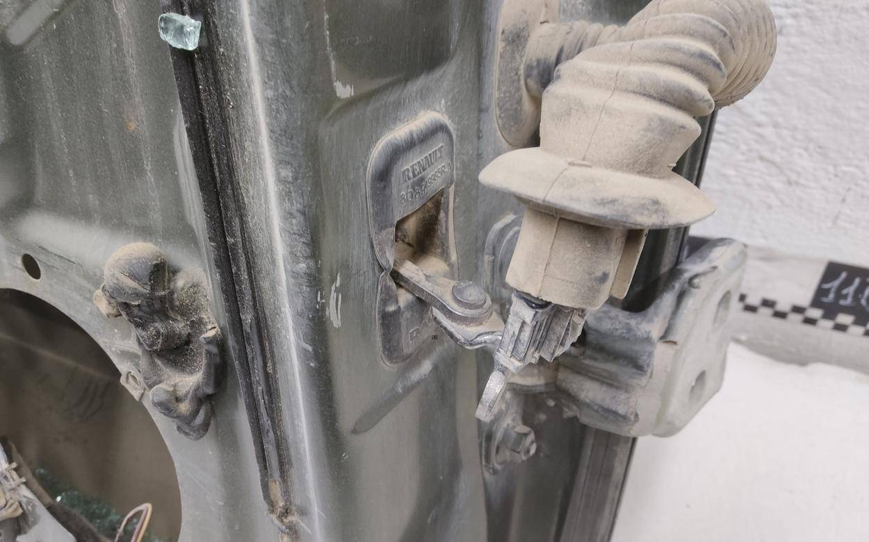 Дверь задняя левая