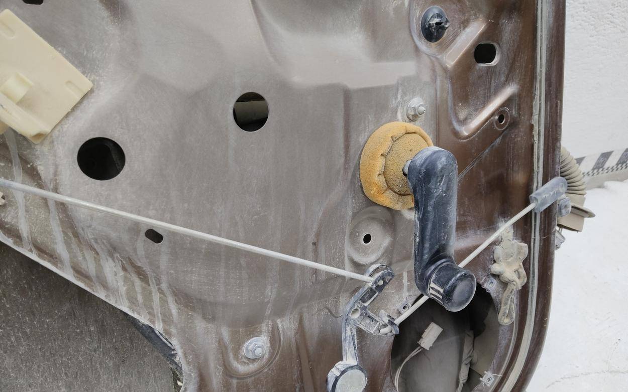 Дверь задняя левая