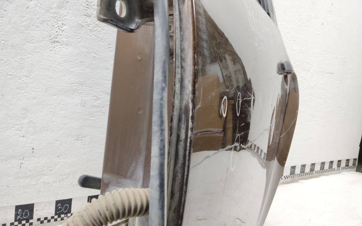 Дверь задняя левая