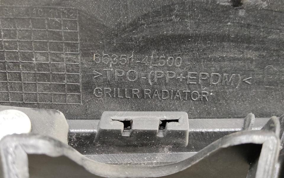 Решетка радиатора Hyundai Solaris 1 Restail
