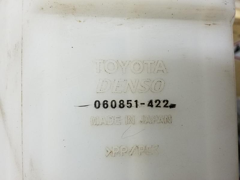 Бачок омывателя Toyota RAV4 CA40