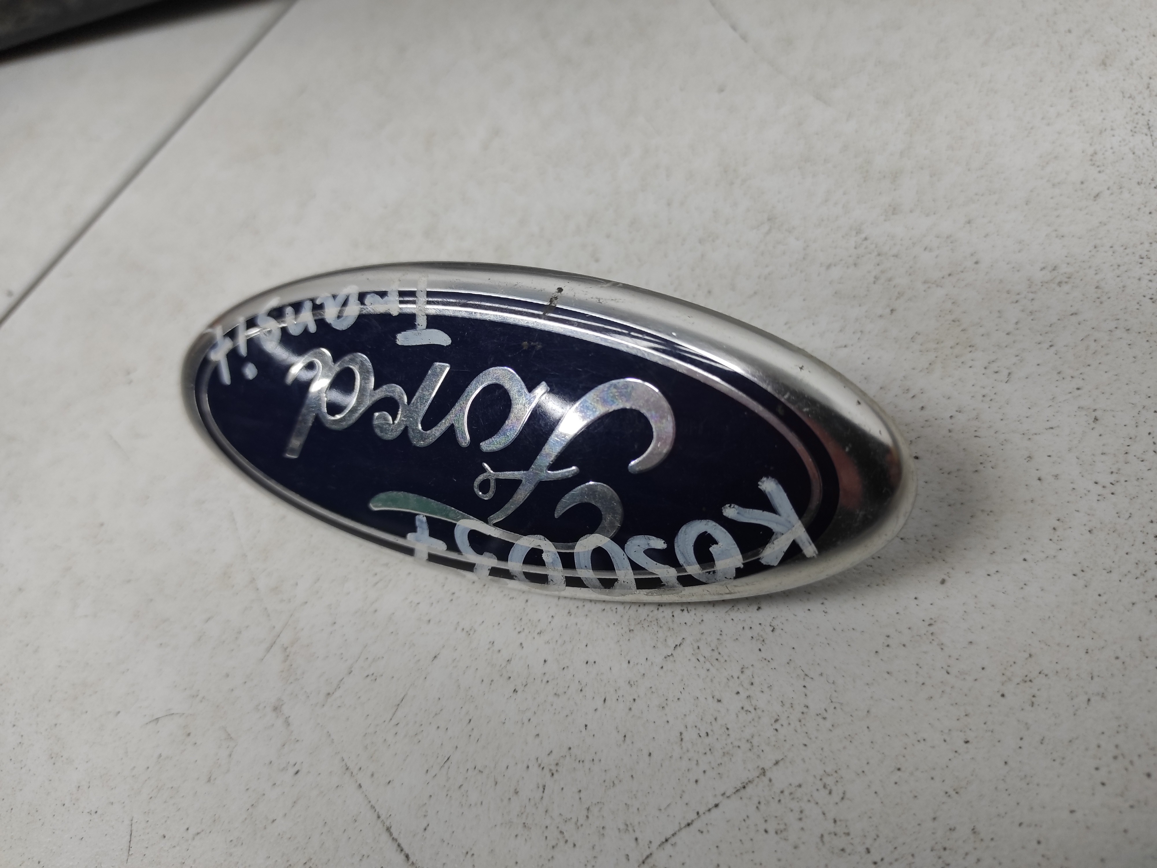 Логотип на крышке. 1332800 Эмблема Ford. Логотип крышки Ренни. Эмблема Mondeo Ford 1829192. Эмблема "Transit" Ford 2048156.