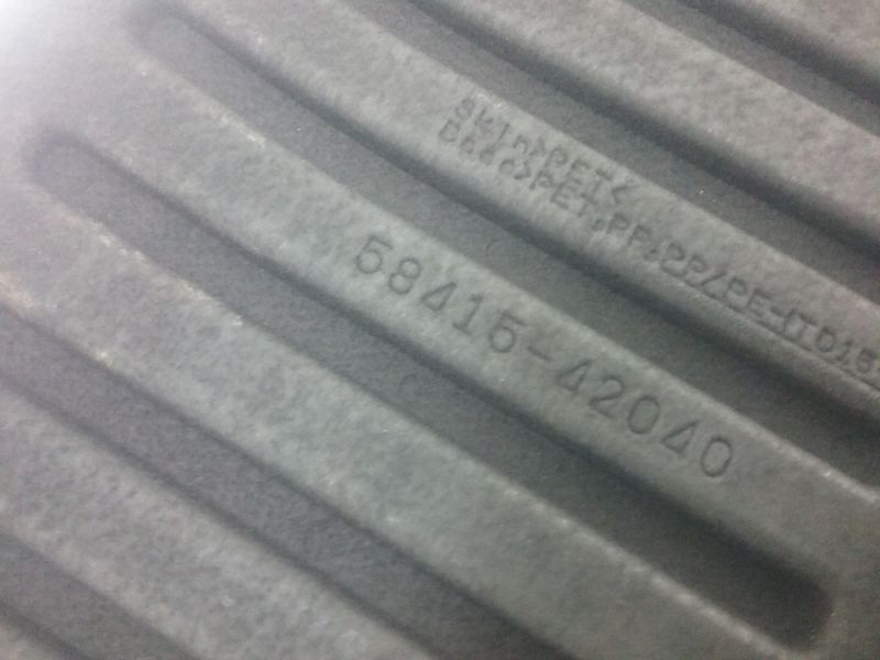 Обшивка пола багажника Toyota RAV4 CA40 