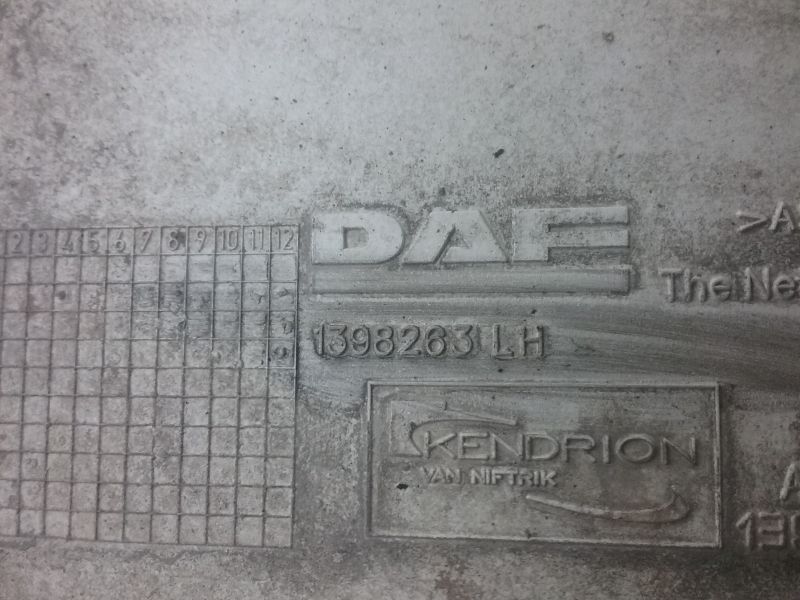 Рамка фары передней левой DAF XF