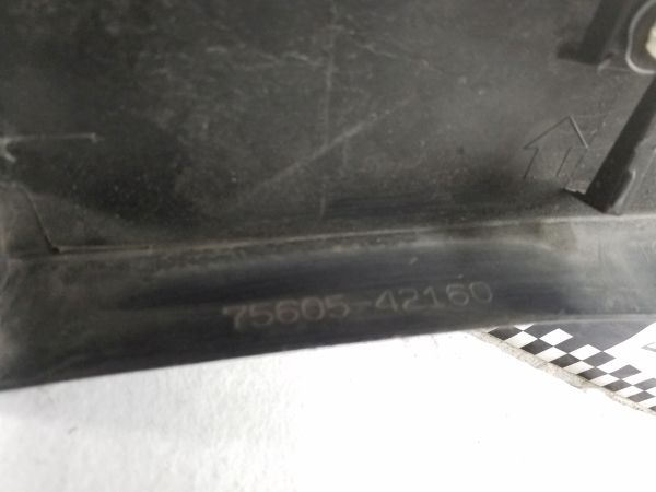 Накладка крыла заднего правого Toyota RAV4 XA50